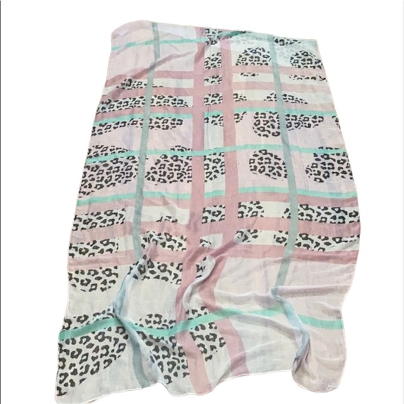 Lightweight statement Scarf - Picture 2 of 4